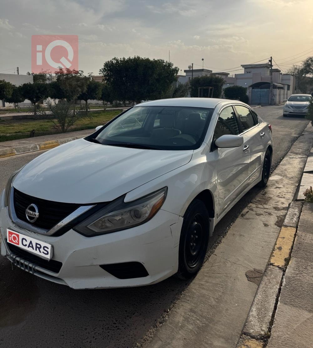 نيسان ألتيما